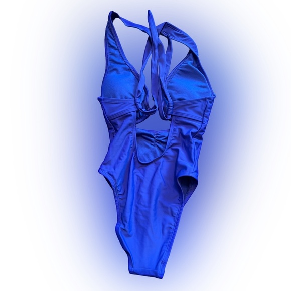 NWT - Shade & Shore - Cut Out Underwire One Piece Swimsuit - Picture 6 of 7